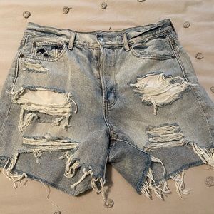 American Eagle 90s Boyfriend Shorts